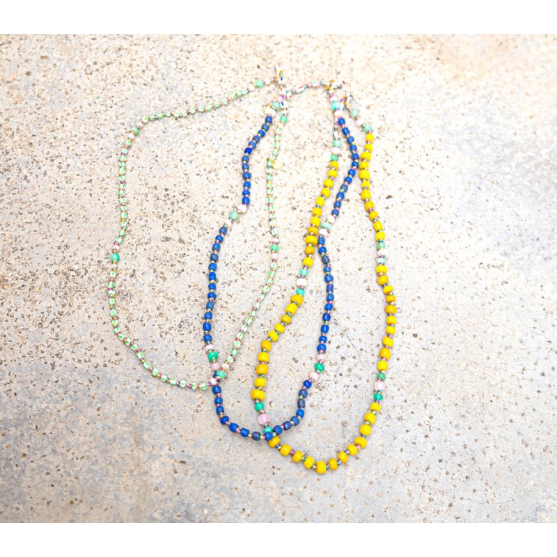 COLLIER_CANDIES_EN_PERLES_AFRICAINES_JAUNE_3